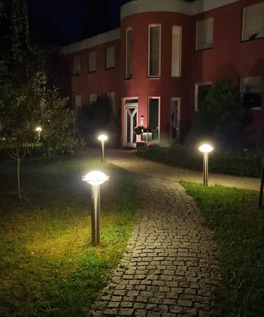 Apartment Residence Moai - Exklusiver Rueckzugsort Fuer Geschaeftsreisen - Kostenloser Parkplatz, Wlan, Waschtrockner, Smart Tv, Qbo Essential, Ergonomischer Schreibtisch Erlangen Germany