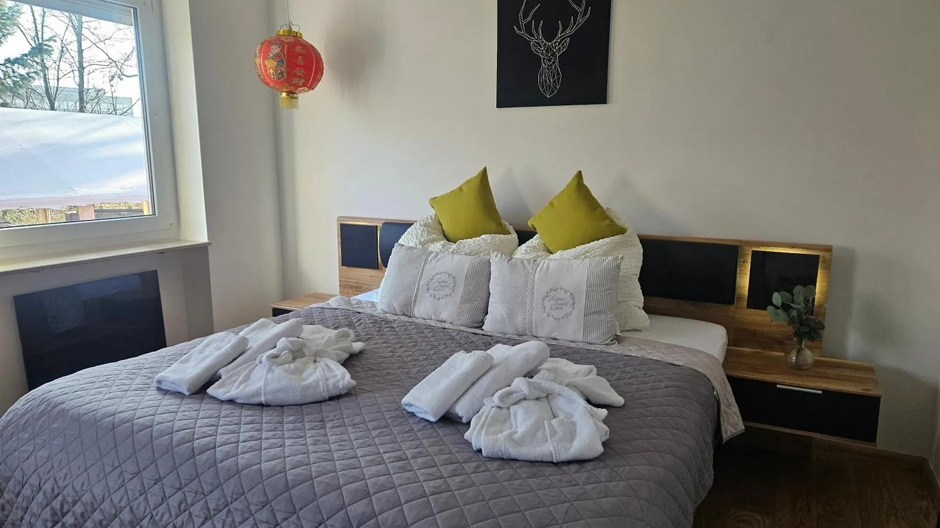 Residence Moai - Exklusiver Rueckzugsort Fuer Geschaeftsreisen - Kostenloser Parkplatz, Wlan, Waschtrockner, Smart Tv, Qbo Essential, Ergonomischer Schreibtisch Erlangen Apartment